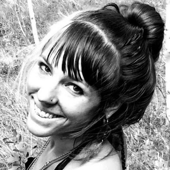 Meet your Posher, Tracy - Picture 1 of 1